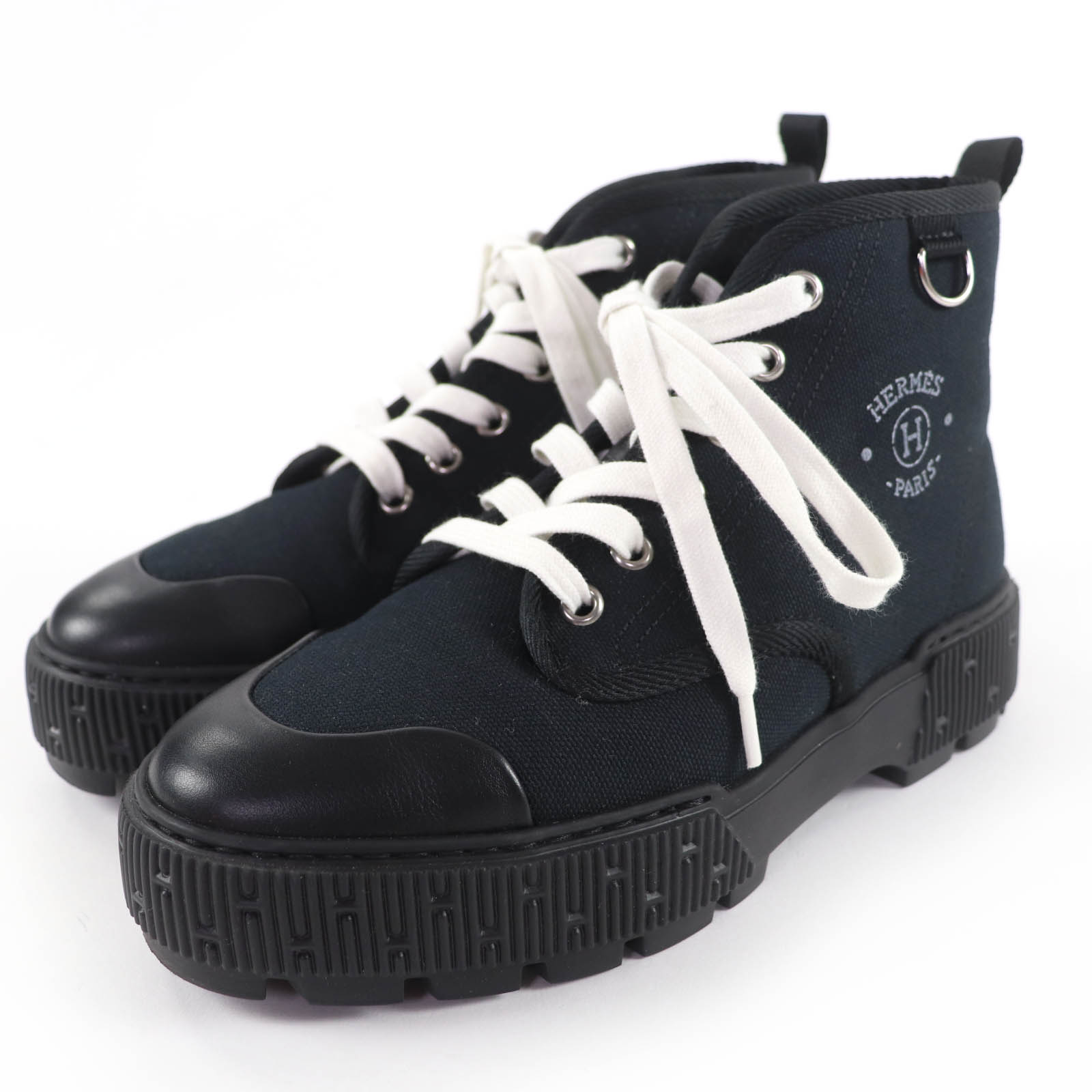 Excellent HERMES High cut sneakers Itineraire canvas black canvas Women 36 Used
Excellent HERMES High cut sneakers Itineraire canvas black canvas Women 36 Used