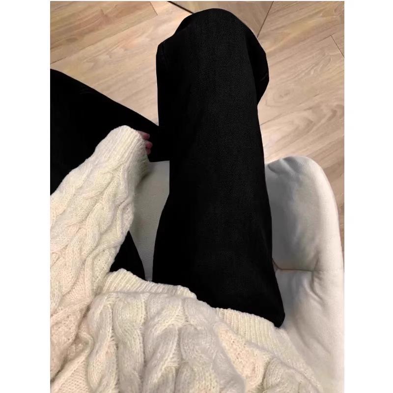 High Waist Plus Size Women s Fleece-Lined Winter Denim Jeans, Thickened Straight Leg, Loose Fit, Slimming Cut 4XL
High Waist Plus Size Women s Fleece-Lined Winter Denim Jeans, Thickened Straight Leg, Loose Fit, Slimming Cut 4XL