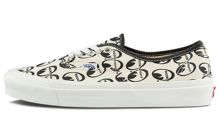 Authentic Mooneyes x Authentic Vans 44 Dx Anaheim Factory - White VN0A5KX4AVP 36
Authentic Mooneyes x Authentic Vans 44 Dx Anaheim Factory - White VN0A5KX4AVP 36