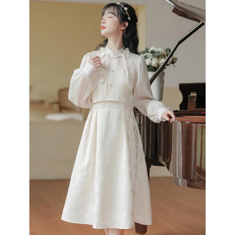 Elegant French-Chinese Retro Two-Piece Skirt Set: Slim Waist-Cinched Camisole Dress for Spring M
Elegant French-Chinese Retro Two-Piece Skirt Set: Slim Waist-Cinched Camisole Dress for Spring M