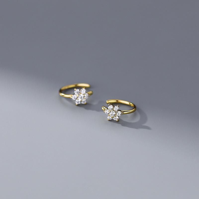 925 Sterling Silver Zircon Flower Ear Cuffs for Women Korean Sweet Simple All-match Earrings Without Piercing золотой
925 Sterling Silver Zircon Flower Ear Cuffs for Women Korean Sweet Simple All-match Earrings Without Piercing золотой