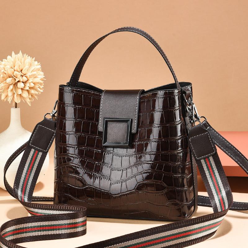 Fashionable Soft Pu Crocodile Pattern Bucket Bag For Daily Use In Four Colors кавовий
Fashionable Soft Pu Crocodile Pattern Bucket Bag For Daily Use In Four Colors кавовий