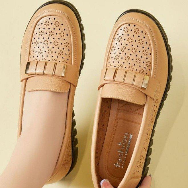 Mom shoes middle-aged sandals summer soft-soled middle-aged and elderly women s leather shoes comfortable and breathable single shoes soft leather bag 42 хаки
Mom shoes middle-aged sandals summer soft-soled middle-aged and elderly women s leather shoes comfortable and breathable single shoes soft leather bag 42 хаки