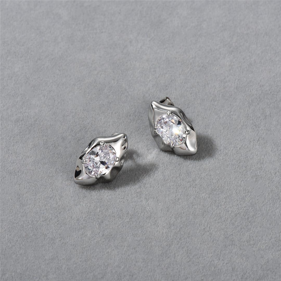 Niche Design Oval Irregular Rhombus Diamond-Set Minimalist Stud Earrings Simple Temperament Versatile Earrings
Niche Design Oval Irregular Rhombus Diamond-Set Minimalist Stud Earrings Simple Temperament Versatile Earrings