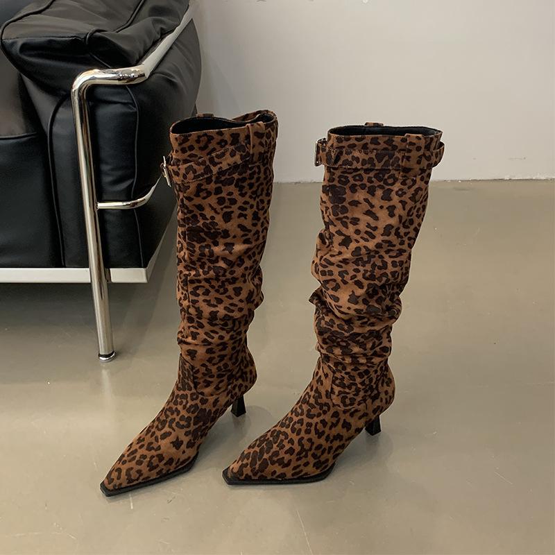 Mi Ting European and American style pointed head thin boots autumn and winter leopard print sexy thin high heel niche long boots but knee fashion sin 39 леопардовый
Mi Ting European and American style pointed head thin boots autumn and winter leopard print sexy thin high heel niche long boots but knee fashion sin 39 леопардовый