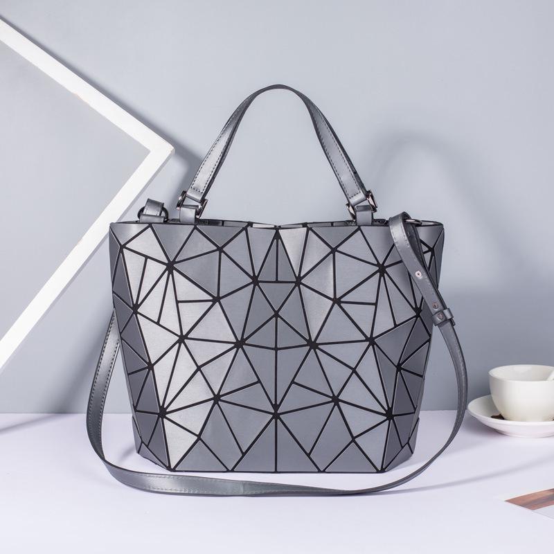 Bag Women s Bag New Crossbody Shoulder Bag Geometric Rhombus Handbag Folding Bucket Bag Women s сірий колір
Bag Women s Bag New Crossbody Shoulder Bag Geometric Rhombus Handbag Folding Bucket Bag Women s сірий колір