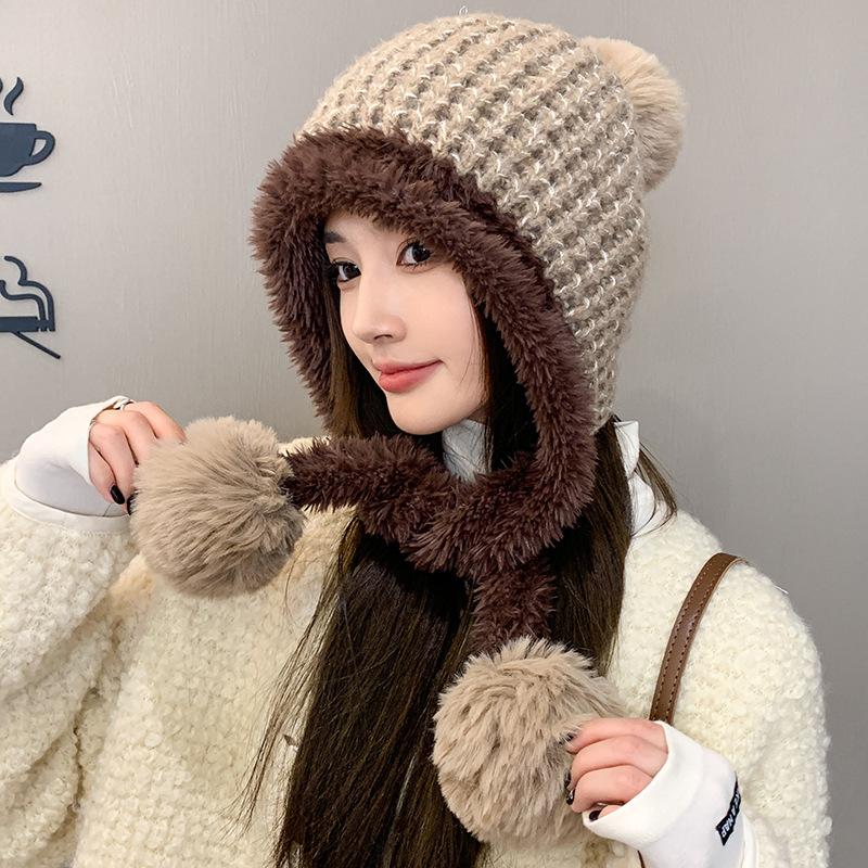 Уличная повседневная шапка с большим помпоном, зимняя бархатная ветрозащитная теплая вязаная шапка, модная шерстяная шапка для женщин
Уличная повседневная шапка с большим помпоном, зимняя бархатная ветрозащитная теплая вязаная шапка, модная шерстяная шапка для женщин