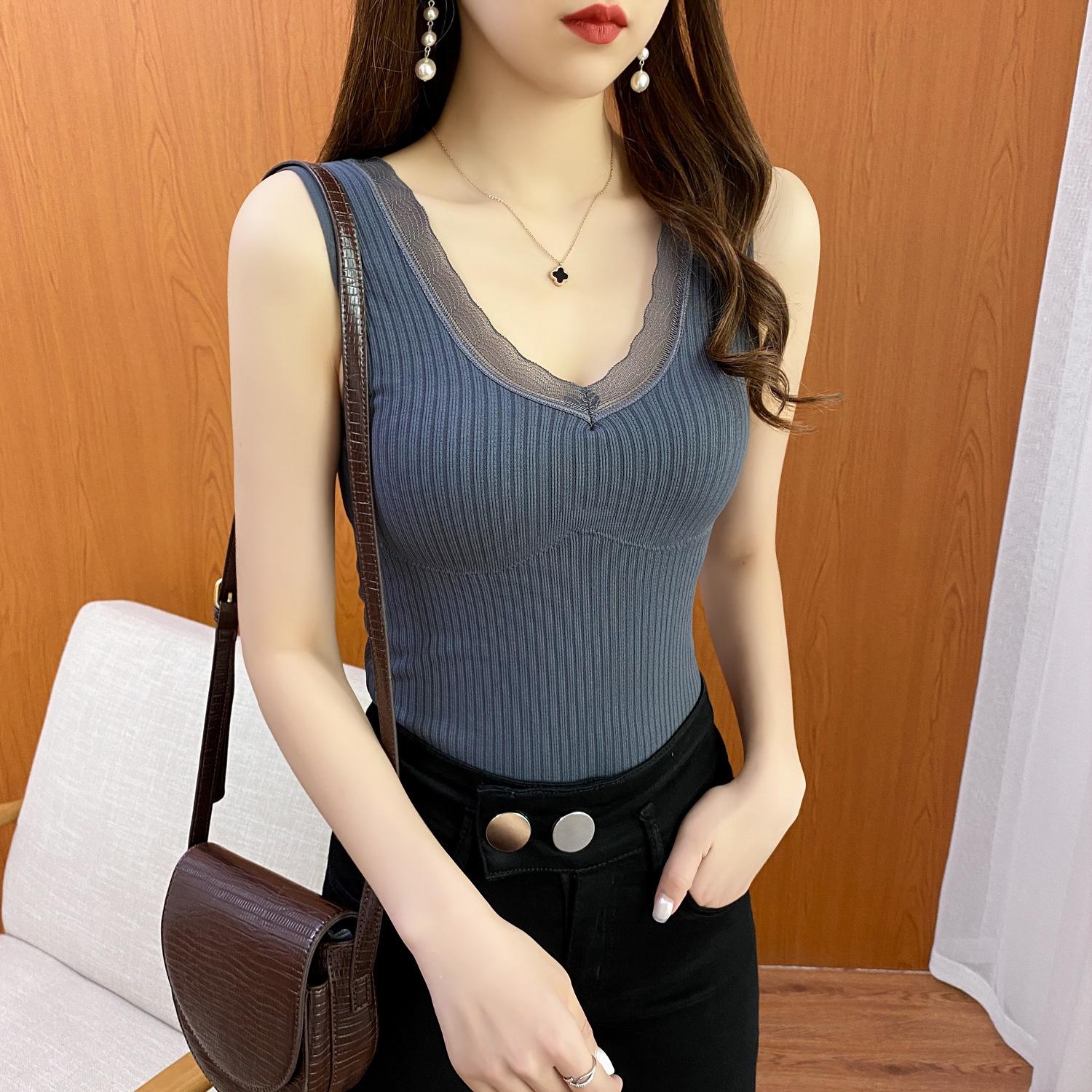 Терможилет с мягкой подкладкой, женская сексуальная зимняя одежда, жилет без рукавов, однотонный тонкий бархатный теплый топ на бретелях, кружевное термобелье с v-образным вырезом в полоску one size синий
Терможилет с мягкой подкладкой, женская сексуальная зимняя одежда, жилет без рукавов, однотонный тонкий бархатный теплый топ на бретелях, кружевное термобелье с v-образным вырезом в полоску one size синий