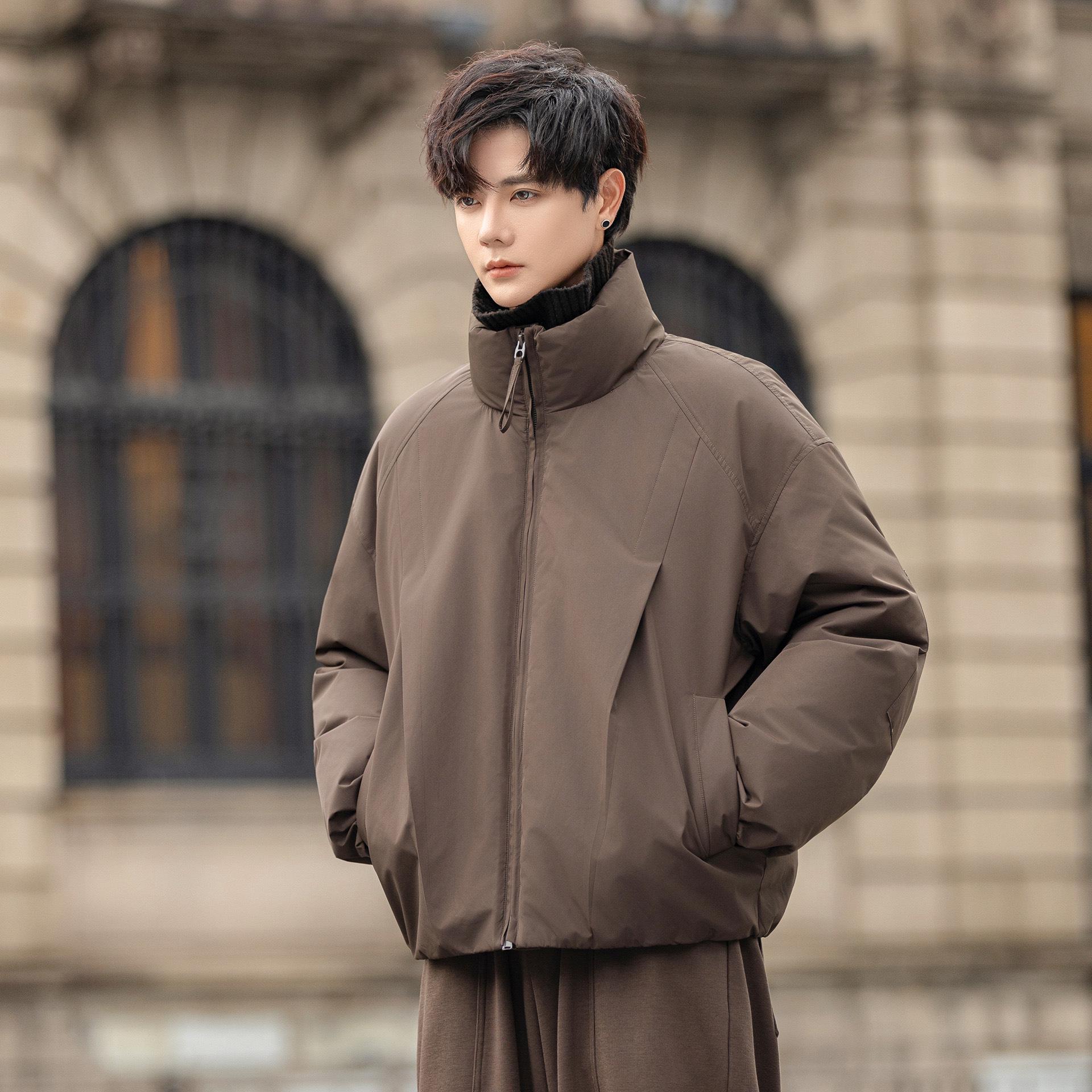 Men s Slim Fit Stand Collar Warm White Duck Down Jacket - Trendy Winter Coat XXXL
Men s Slim Fit Stand Collar Warm White Duck Down Jacket - Trendy Winter Coat XXXL