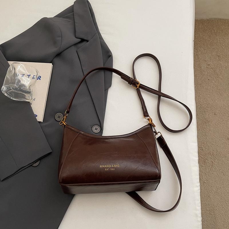 Stylish retro and exquisite bags, armpit bags, large capacity, fashionable and high-value simple shoulder bags.
Stylish retro and exquisite bags, armpit bags, large capacity, fashionable and high-value simple shoulder bags.