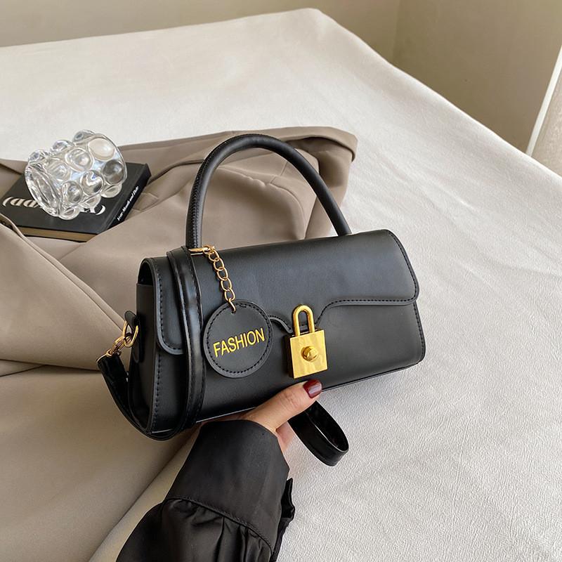 Chic Women s Casual Shoulder Bag Fashionable Simple Colorful Mini Handbag Perfect For Daily Use чёрный
Chic Women s Casual Shoulder Bag Fashionable Simple Colorful Mini Handbag Perfect For Daily Use чёрный