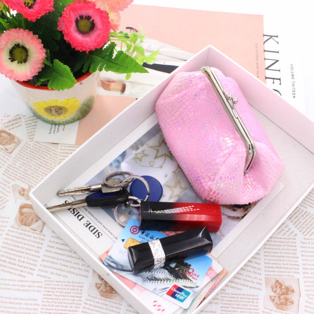 Velvet Leopard Coin Purse: European & American Ladies Snap Clasp Key Pouch & Jewelry Box. 4-inch
Velvet Leopard Coin Purse: European & American Ladies Snap Clasp Key Pouch & Jewelry Box. 4-inch