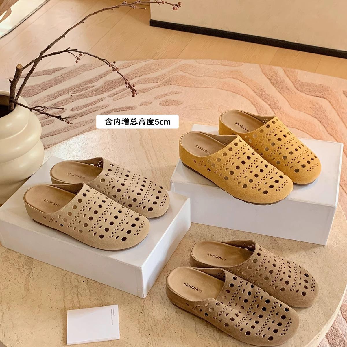 Leather fashionable hollow carved baotou thick bottom lazy half slippers female summer 35
Leather fashionable hollow carved baotou thick bottom lazy half slippers female summer 35