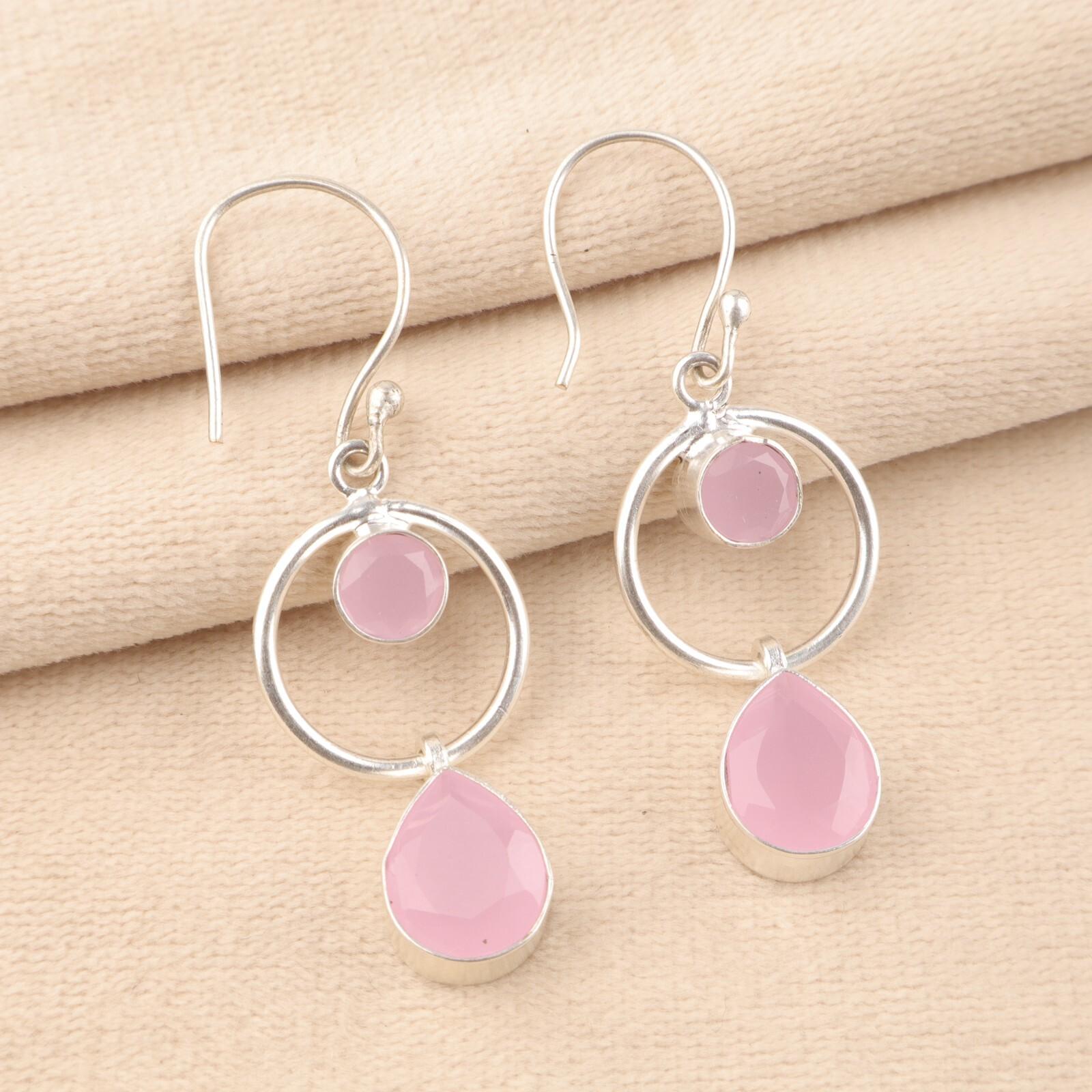 Натуральный Розовый Халцедон Драгоценный Камень 925 Стерлинговое Серебро Ювелирные Изделия Подвесные Серьги 2.0 EE-140-13
Натуральный Розовый Халцедон Драгоценный Камень 925 Стерлинговое Серебро Ювелирные Изделия Подвесные Серьги 2.0 EE-140-13