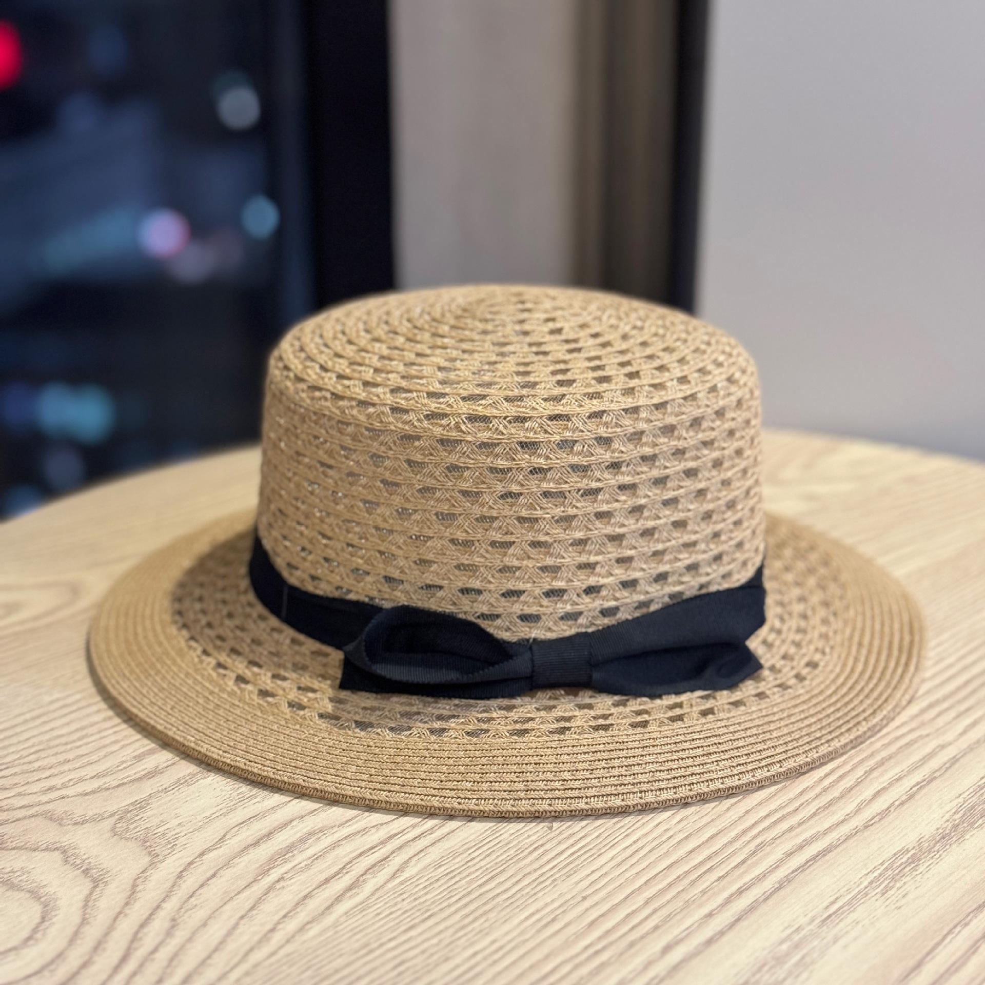 Spring and summer hollowed-out flat-top bowknot straw hat for women, sun protection and windproof sun hat, Korean style versatile beach vacation hat Adult54-60Adjustable хакі
Spring and summer hollowed-out flat-top bowknot straw hat for women, sun protection and windproof sun hat, Korean style versatile beach vacation hat Adult54-60Adjustable хакі