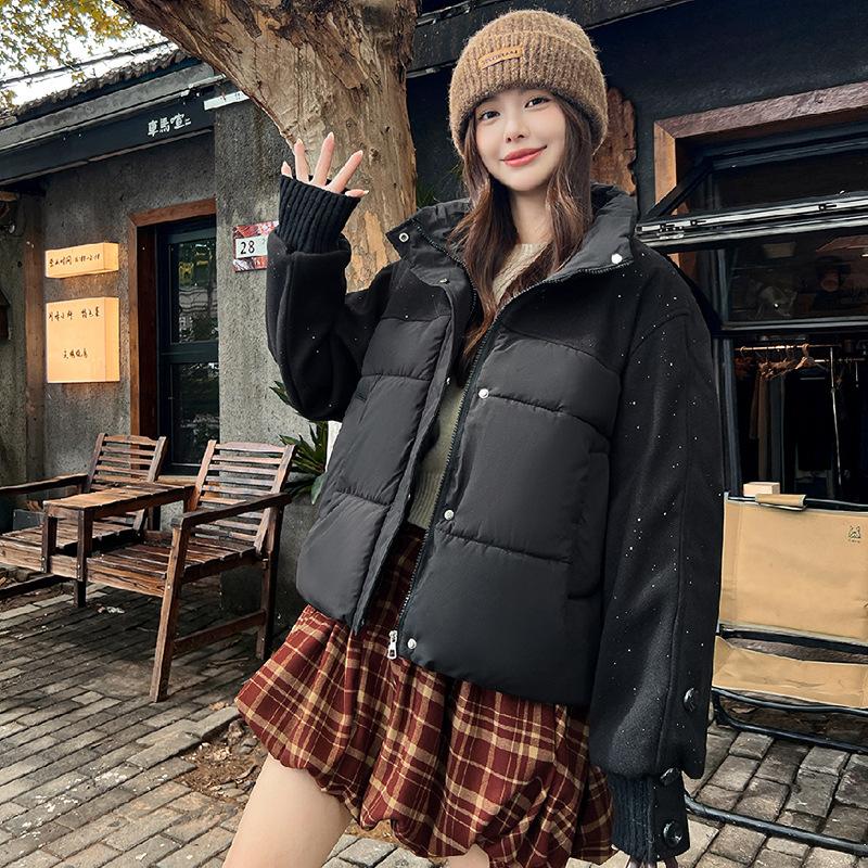 Xiao Xiangfeng Women s New Cold and Windproof Lightweight Thickened Fluffy Warm Loose High-quality Fabric Casual Sports Parker Cotton Jacket M чёрный
Xiao Xiangfeng Women s New Cold and Windproof Lightweight Thickened Fluffy Warm Loose High-quality Fabric Casual Sports Parker Cotton Jacket M чёрный