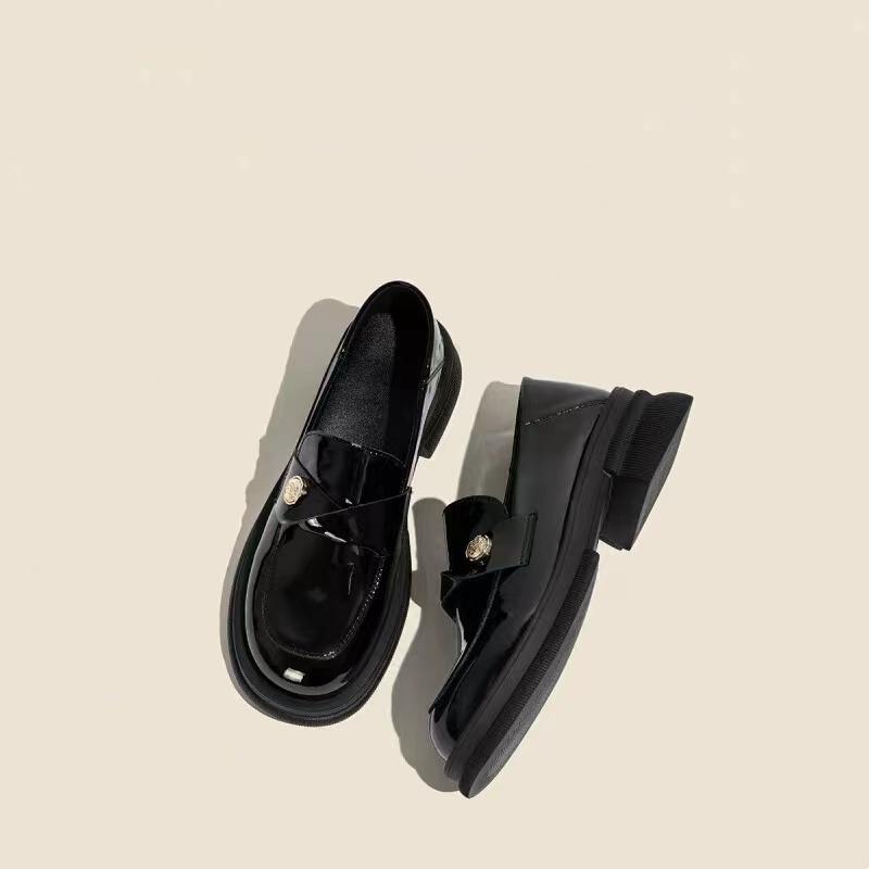 Туфли женские на толстой подошве с золотой монетой TuoPin Le Fu, универсальные, с коротким горлом, в британском стиле, маленькие 38
Туфли женские на толстой подошве с золотой монетой TuoPin Le Fu, универсальные, с коротким горлом, в британском стиле, маленькие 38