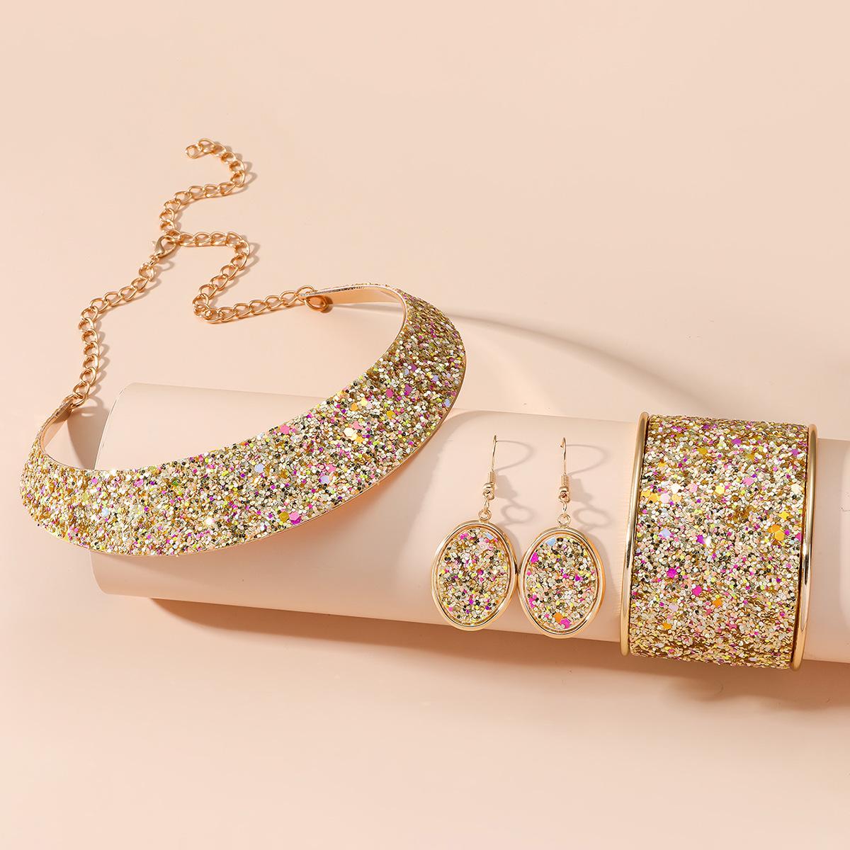 Модні Ювелірні Вироби Для Жіночого Комплекту золотий
Модні Ювелірні Вироби Для Жіночого Комплекту золотий