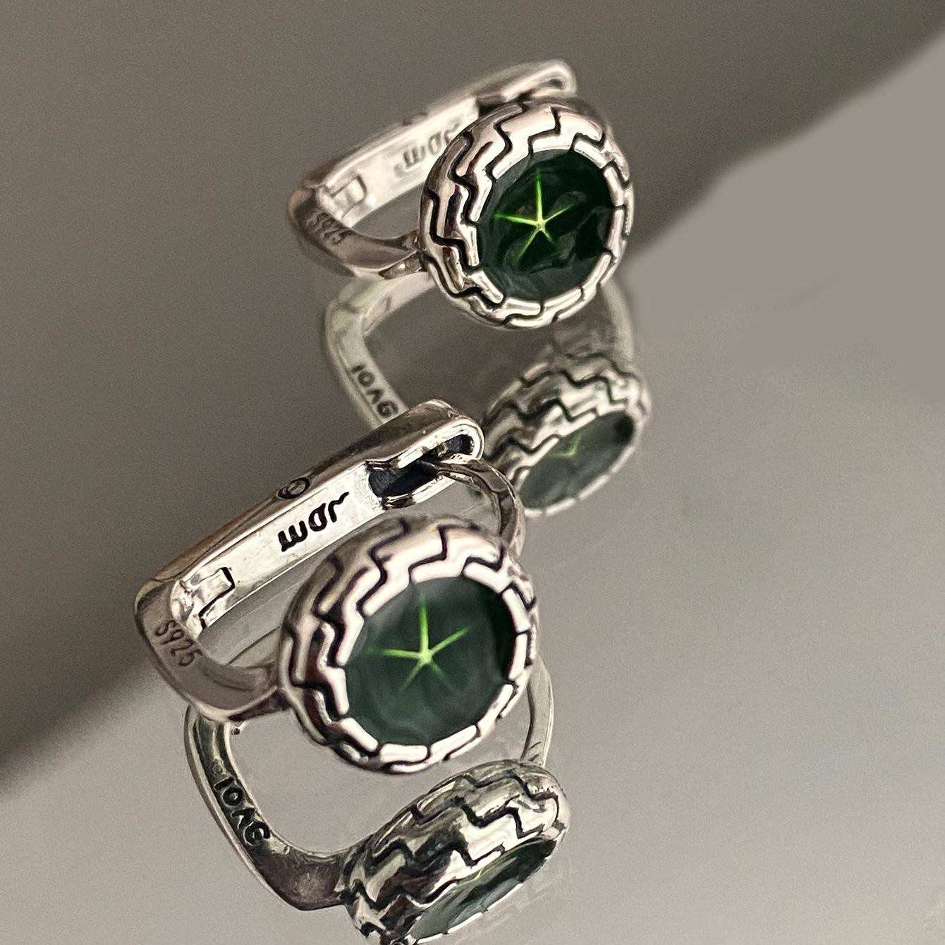 Earrings Women s Retro Old Circles Colorful Five-pointed Star Ear Buckles Niche Design Versatile Earrings
Earrings Women s Retro Old Circles Colorful Five-pointed Star Ear Buckles Niche Design Versatile Earrings