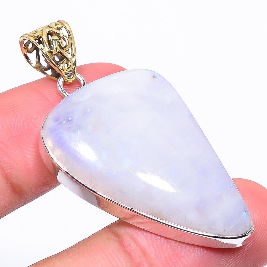 Natural Rainbow Moonstone 925 Sterling Silver Jewelry TwoTone Pendant 2.05 R6o82
Natural Rainbow Moonstone 925 Sterling Silver Jewelry TwoTone Pendant 2.05 R6o82