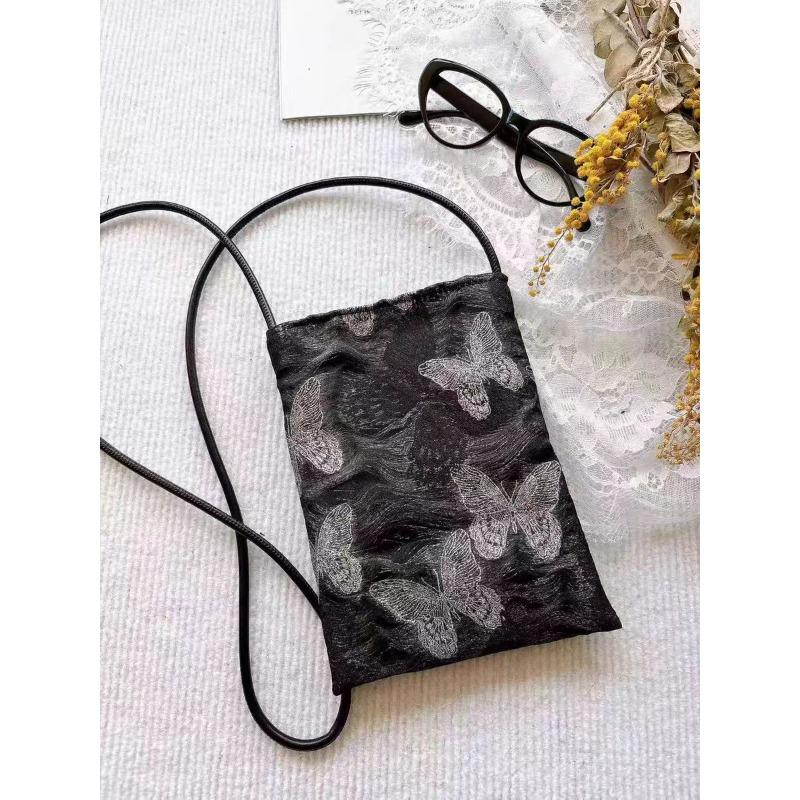 A small butterfly, messenger bag, portable carry-on bag, mobile phone bag, versatile niche high-end national style bag.
A small butterfly, messenger bag, portable carry-on bag, mobile phone bag, versatile niche high-end national style bag.