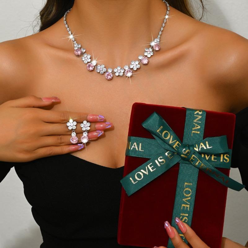Crystal necklace and earring set with zircon rhinestones - hot selling bridal accessories
Crystal necklace and earring set with zircon rhinestones - hot selling bridal accessories