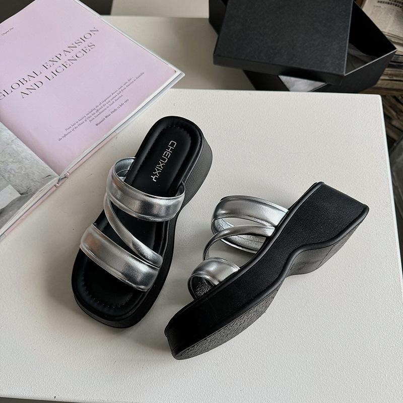 Друга половинка літо нова високого класу товстопідошовні круті шльопанці носити повсякденні універсальні мафіни потовщені товстопідошовні шльопанці 40 срібний
Друга половинка літо нова високого класу товстопідошовні круті шльопанці носити повсякденні універсальні мафіни потовщені товстопідошовні шльопанці 40 срібний