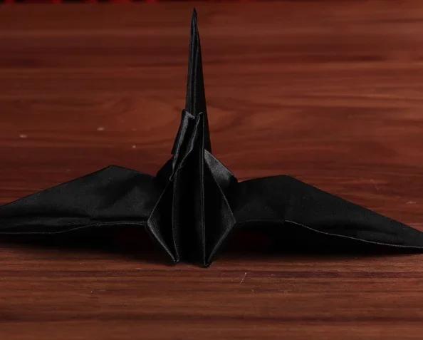 Scarves To Paper Crane Trick Japan Origamagic Magic Trick Stage Illusion Gimmick Accessories Props Funny Magica Magician Tool чорний
Scarves To Paper Crane Trick Japan Origamagic Magic Trick Stage Illusion Gimmick Accessories Props Funny Magica Magician Tool чорний
