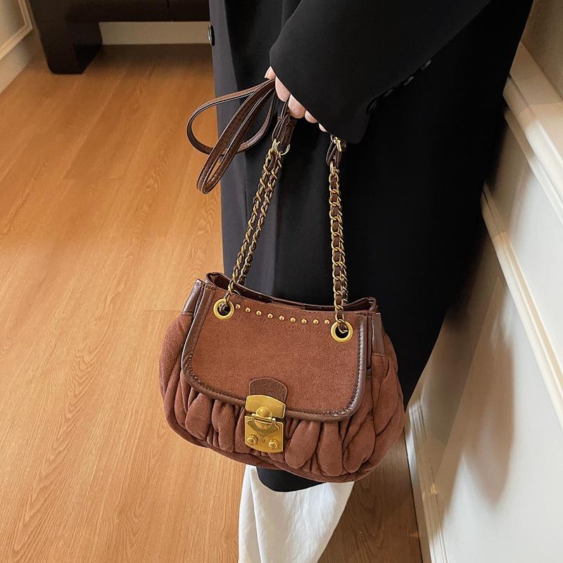 Premium small backpack women s 2025 new fashion diamond chain bag versatile explosive shoulder messenger small square bag темно-коричневого
Premium small backpack women s 2025 new fashion diamond chain bag versatile explosive shoulder messenger small square bag темно-коричневого