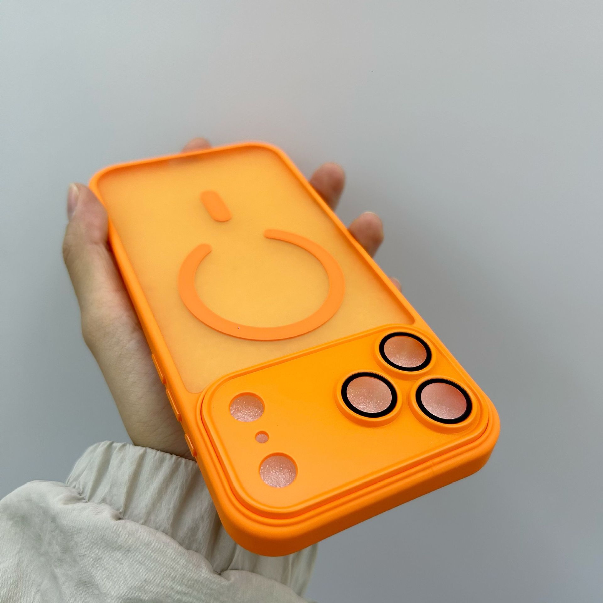 iPhone17PROMAX Yadun skin-sensitive magnetic mobile phone case is suitable for Apple 16 all-inclusive lens film protective case. iPhone 11 PROMAX
iPhone17PROMAX Yadun skin-sensitive magnetic mobile phone case is suitable for Apple 16 all-inclusive lens film protective case. iPhone 11 PROMAX