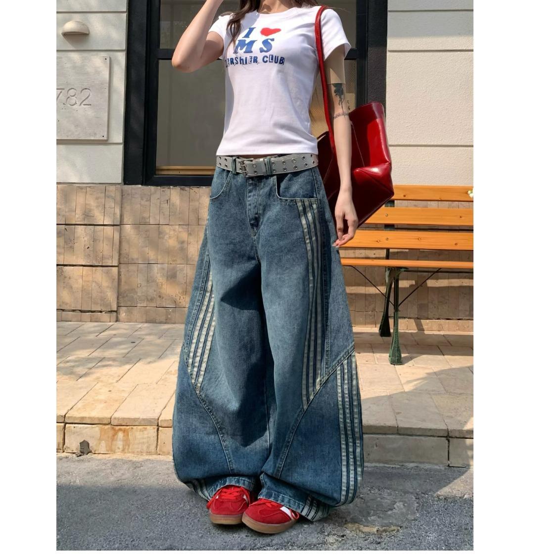 Джинси великого розміру ретро виварені деконструйовані шаровари з латками з трьох смуг широкі 3XL
Джинси великого розміру ретро виварені деконструйовані шаровари з латками з трьох смуг широкі 3XL