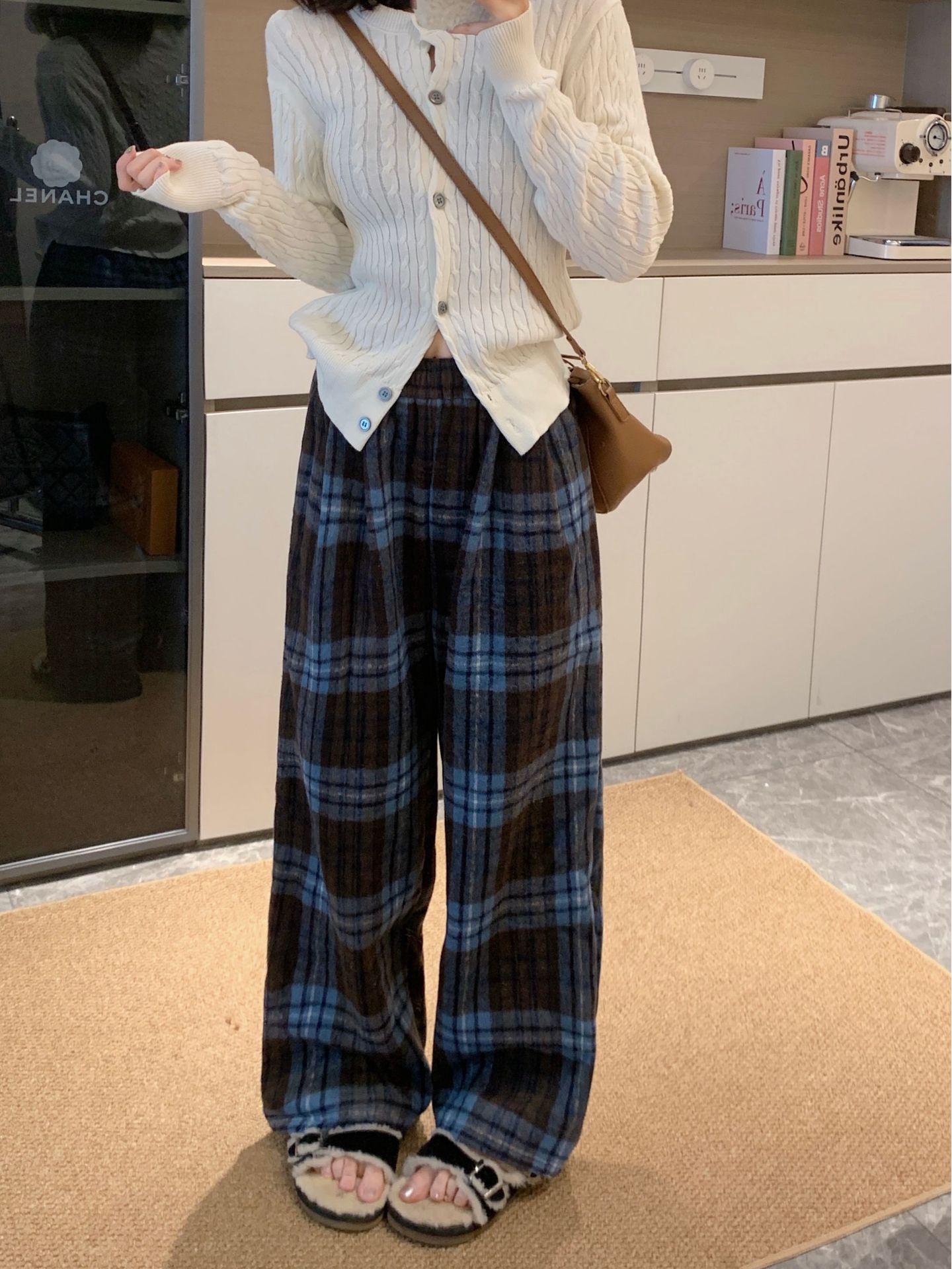 Women s Plus Size Plaid Velvet Woolen Wide-Leg Pants - Winter Casual Wear 3XL (Recommended 80-90 kg)
Women s Plus Size Plaid Velvet Woolen Wide-Leg Pants - Winter Casual Wear 3XL (Recommended 80-90 kg)