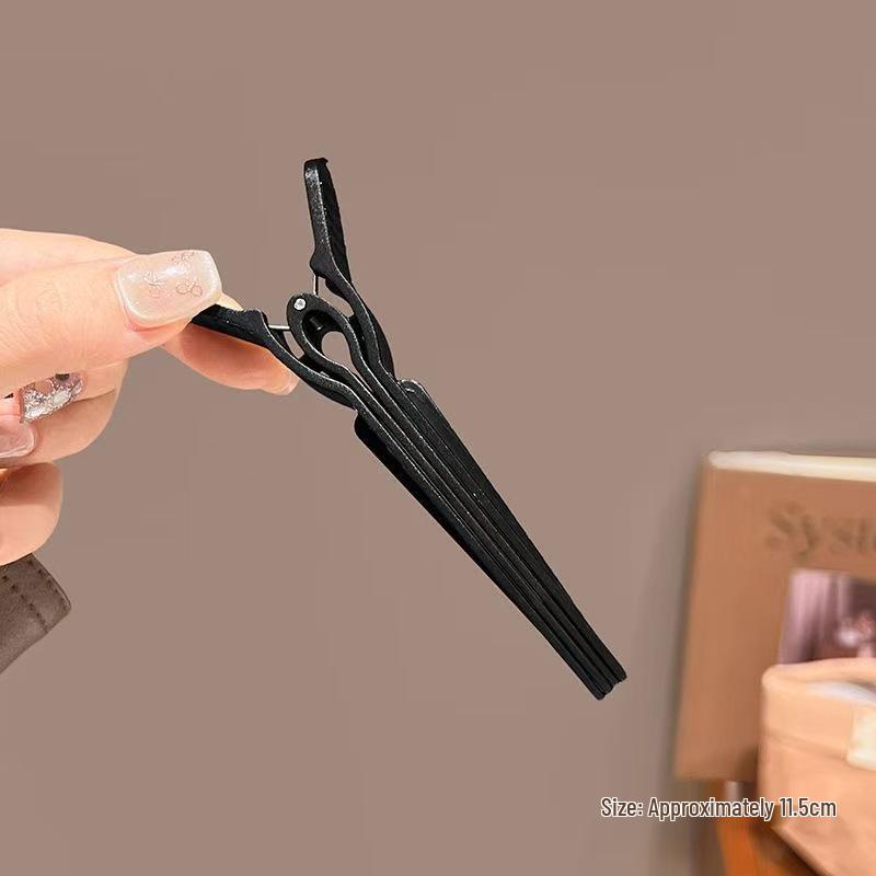 Wind-Shaped Fluffy Hair Root Clip for Voluminous Bangs and Korean-Style Hair Styling
Wind-Shaped Fluffy Hair Root Clip for Voluminous Bangs and Korean-Style Hair Styling