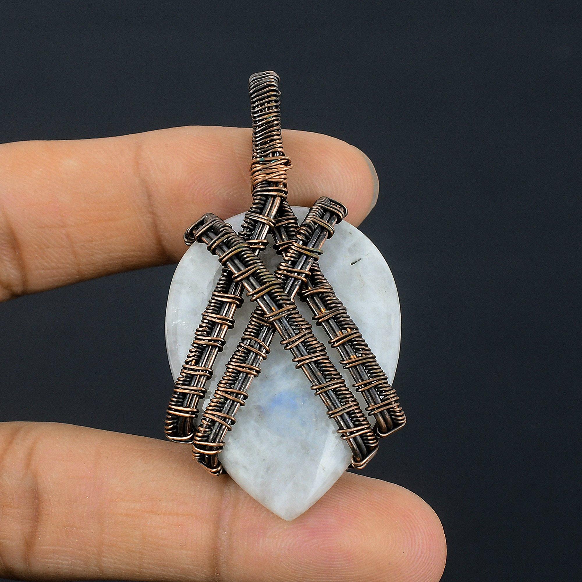 Кулон из лунного камня, обернутый медной проволокой 999 пробы, кулон из драгоценного камня ручной работы, подарок для мамы, антикварное украшение 2.55 Inches
Кулон из лунного камня, обернутый медной проволокой 999 пробы, кулон из драгоценного камня ручной работы, подарок для мамы, антикварное украшение 2.55 Inches