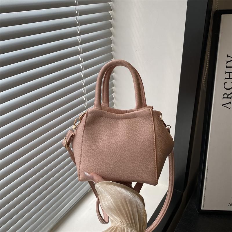 Simple Solid Color PU Shoulder Bags for Women Versatile Textured Ladies Crossbody Bag Daily Portable Female Bucket Handbags рожевий
Simple Solid Color PU Shoulder Bags for Women Versatile Textured Ladies Crossbody Bag Daily Portable Female Bucket Handbags рожевий