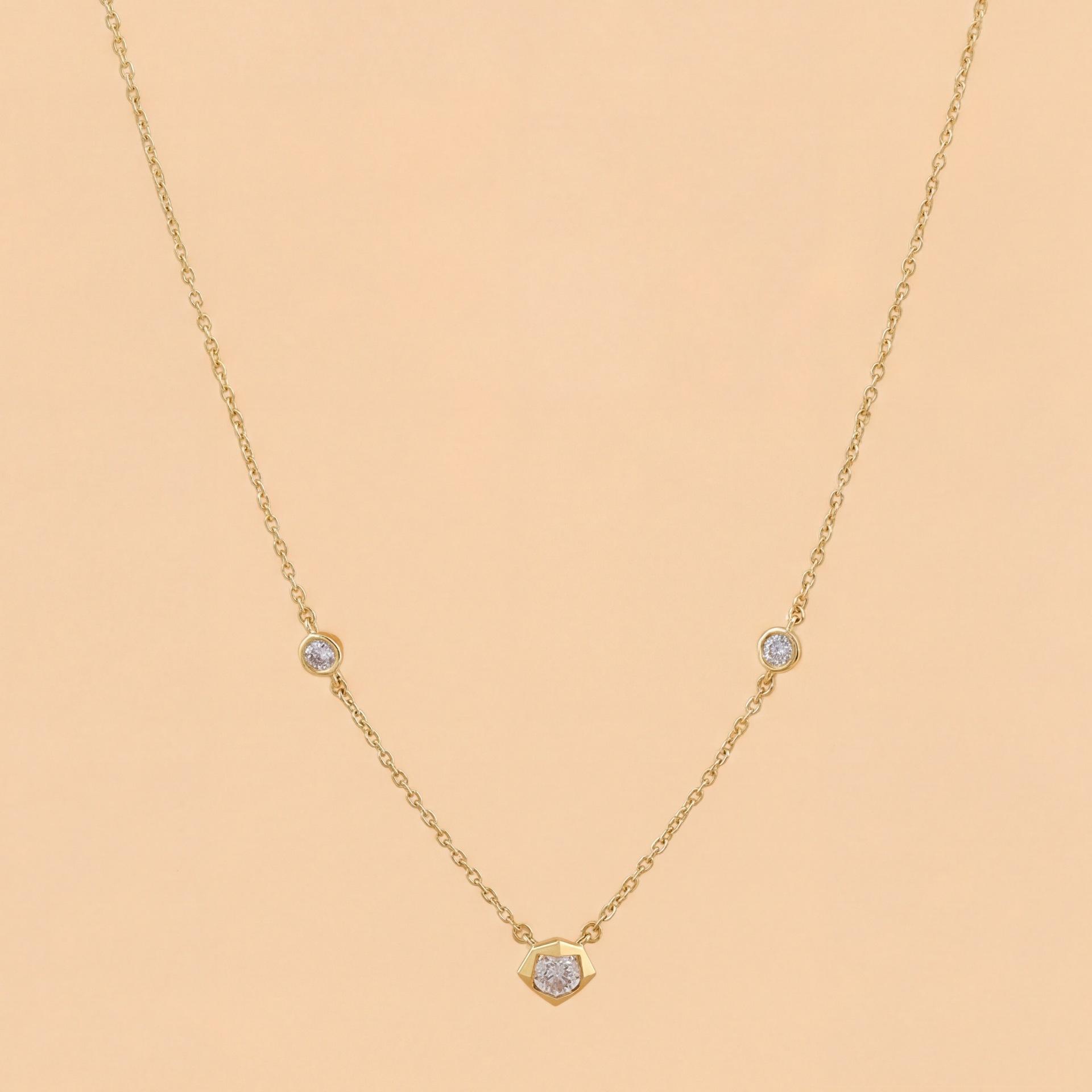 Light Luxury Zircon Necklace, White Diamonds, Scattered Shape, Exquisite Collarbone Chain, Daily Versatile Female Copper
Light Luxury Zircon Necklace, White Diamonds, Scattered Shape, Exquisite Collarbone Chain, Daily Versatile Female Copper