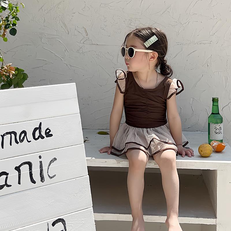 Coffee Color One-Piece Swimsuit with Tulle Skirt for Girls - Summer Beachwear for Infants and Young Children 110 cm
Coffee Color One-Piece Swimsuit with Tulle Skirt for Girls - Summer Beachwear for Infants and Young Children 110 cm