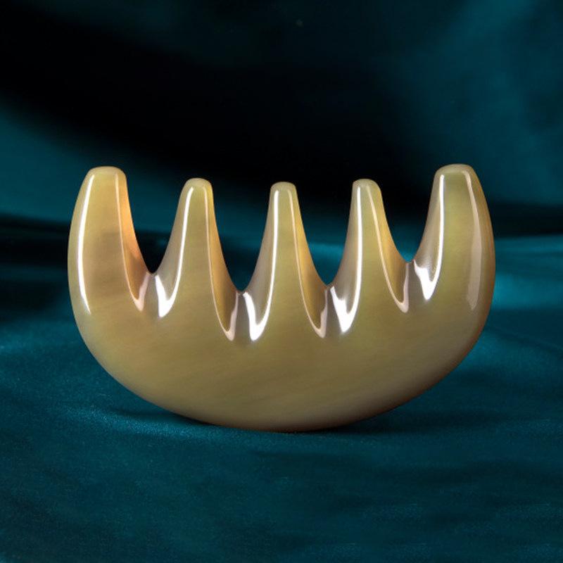 Гребінець- скребок Гуаша з рогу бика для масажу голови - П ятизубий, Широкозубий для чоловіків і жінок Ox horn 5-tooth, 5mm thick
Гребінець- скребок Гуаша з рогу бика для масажу голови - П ятизубий, Широкозубий для чоловіків і жінок Ox horn 5-tooth, 5mm thick