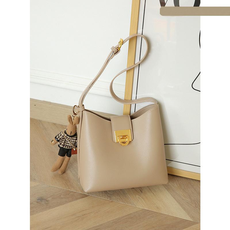 New Genuine Leather Women s Bag, French Niche Bucket Bag, Women s Single Shoulder Bag, Trendy and Versatile Diagonal Cross Bag, Women s слонова кістка
New Genuine Leather Women s Bag, French Niche Bucket Bag, Women s Single Shoulder Bag, Trendy and Versatile Diagonal Cross Bag, Women s слонова кістка