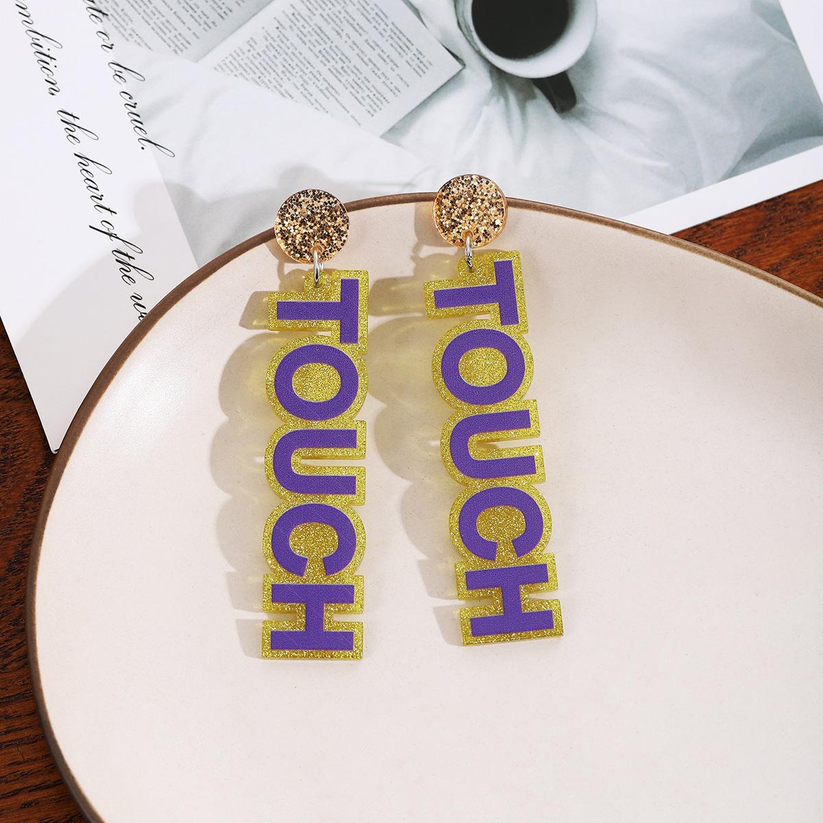 Creative Cartoon English Alphabet Earrings High Sense Personality Rugby Earrings Fashion Temperament Earrings
Creative Cartoon English Alphabet Earrings High Sense Personality Rugby Earrings Fashion Temperament Earrings