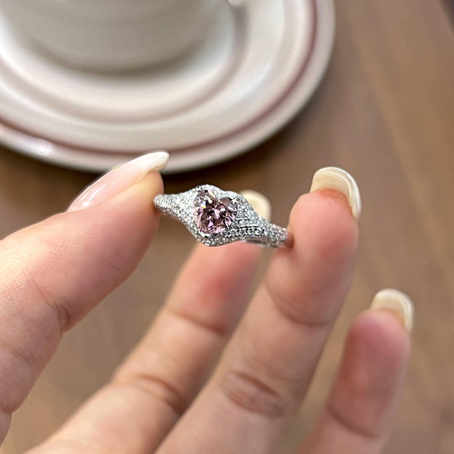 Легкая роскошь Высококачественные инкрустированные бриллиантами розовые бриллиантовые кольца в форме сердца для женщин, милое обручальное кольцо, изящные ювелирные изделия resizable