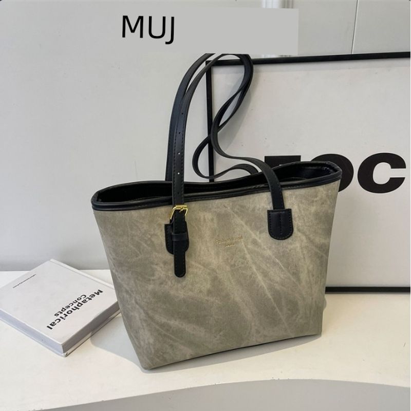 Japan Non-Printed Muj High-Grade Versitile Fashion One-Shoulder Commuter Bag Female Students Class Large Capacity Tote Bag Gray without pendant
Japan Non-Printed Muj High-Grade Versitile Fashion One-Shoulder Commuter Bag Female Students Class Large Capacity Tote Bag Gray without pendant