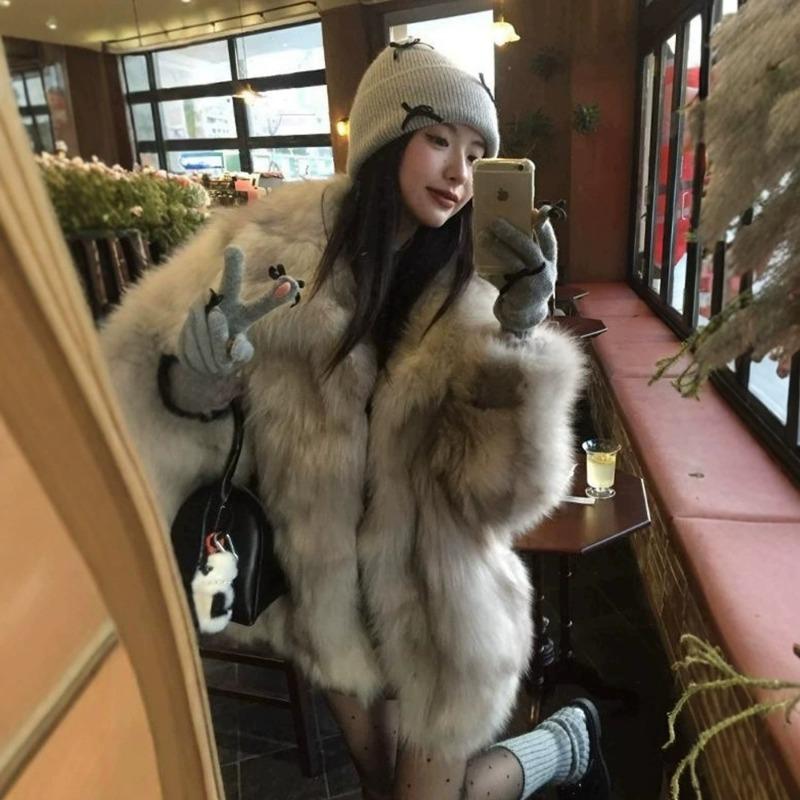 Зимняя новая шуба из лисьего меха, экологичная шуба, женская средней длины, свободного кроя, утолщенная, мех интегрированный, плюшевый топ S
Зимняя новая шуба из лисьего меха, экологичная шуба, женская средней длины, свободного кроя, утолщенная, мех интегрированный, плюшевый топ S