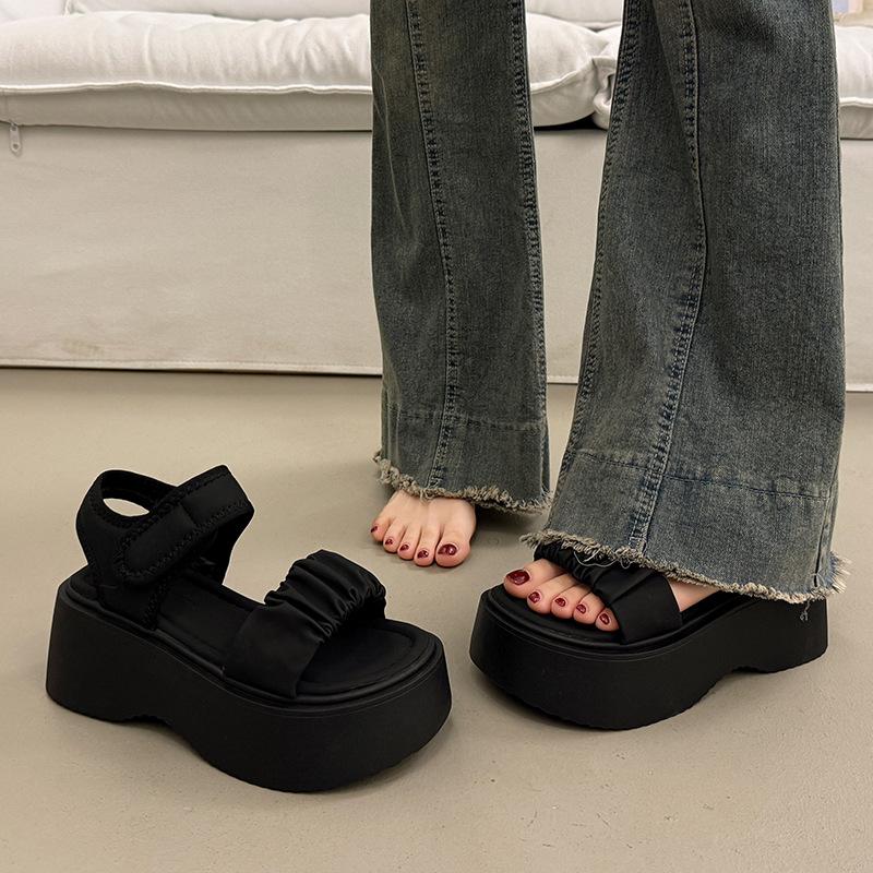 Beautiful thick-soled heightening sandals women s summer outer wear high-end new wedge shoes 35 чорний
Beautiful thick-soled heightening sandals women s summer outer wear high-end new wedge shoes 35 чорний