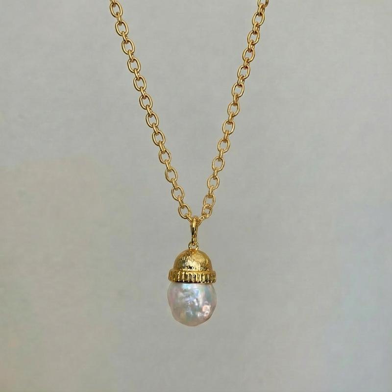 Personality Trend Simple And Versatile Five-Pointed Star Cloud Hazelnut Pearl Pendant Wing Necklace
Personality Trend Simple And Versatile Five-Pointed Star Cloud Hazelnut Pearl Pendant Wing Necklace
