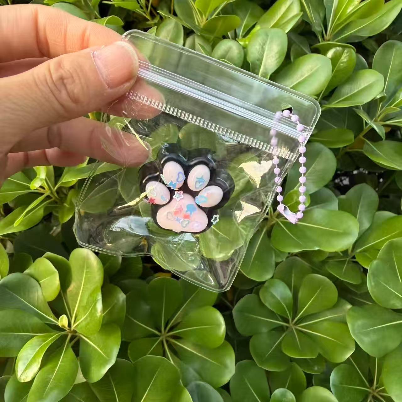 Cat Paw Squeeze Toy: Slow Rebound Soft Clay Feel Decompression Toy - Cute and Fun for Stress Relief.
Cat Paw Squeeze Toy: Slow Rebound Soft Clay Feel Decompression Toy - Cute and Fun for Stress Relief.