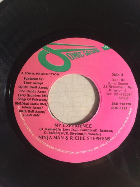 7inch Record NINJAMAN & RICHIE STEPHENS - My Experience SON0122 Sonic Sounds Jamaica Reggae, Ska & Dub Used
7inch Record NINJAMAN & RICHIE STEPHENS - My Experience SON0122 Sonic Sounds Jamaica Reggae, Ska & Dub Used