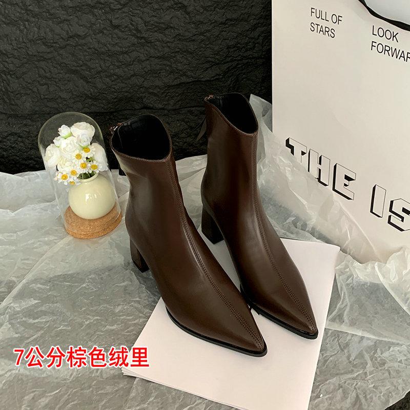 Thick heel square head short boots women s fat mm high heel elastic thin boots thick legs big tube circumference large size women s shoes 45
Thick heel square head short boots women s fat mm high heel elastic thin boots thick legs big tube circumference large size women s shoes 45