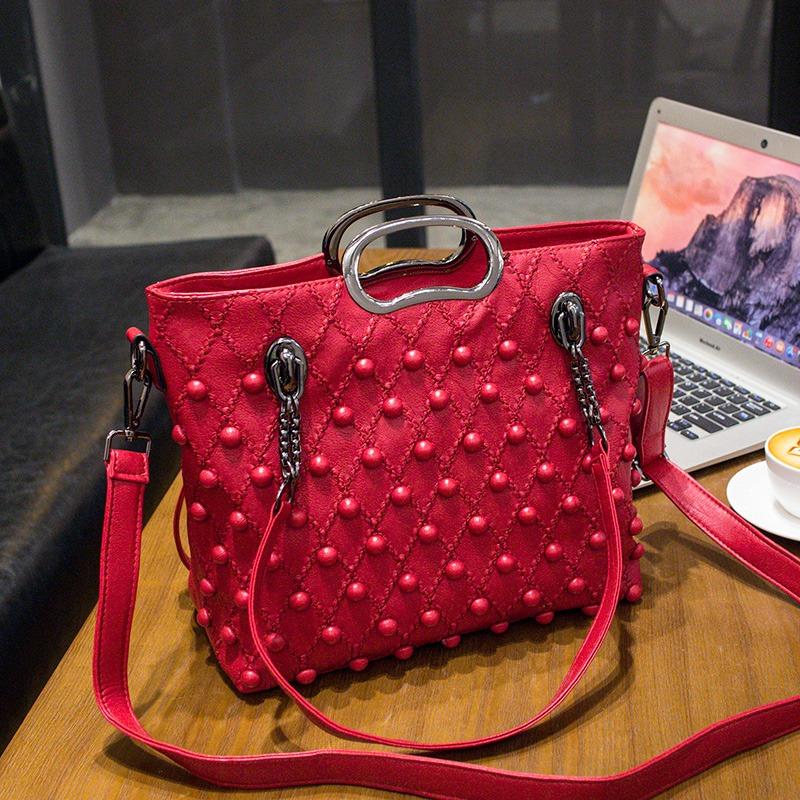 Genuine Leather Women s Handbags Fashion Soft Lady Tote Bag Shoulder Messenger Bag Large Capacity Portable Rivet Bags
Genuine Leather Women s Handbags Fashion Soft Lady Tote Bag Shoulder Messenger Bag Large Capacity Portable Rivet Bags