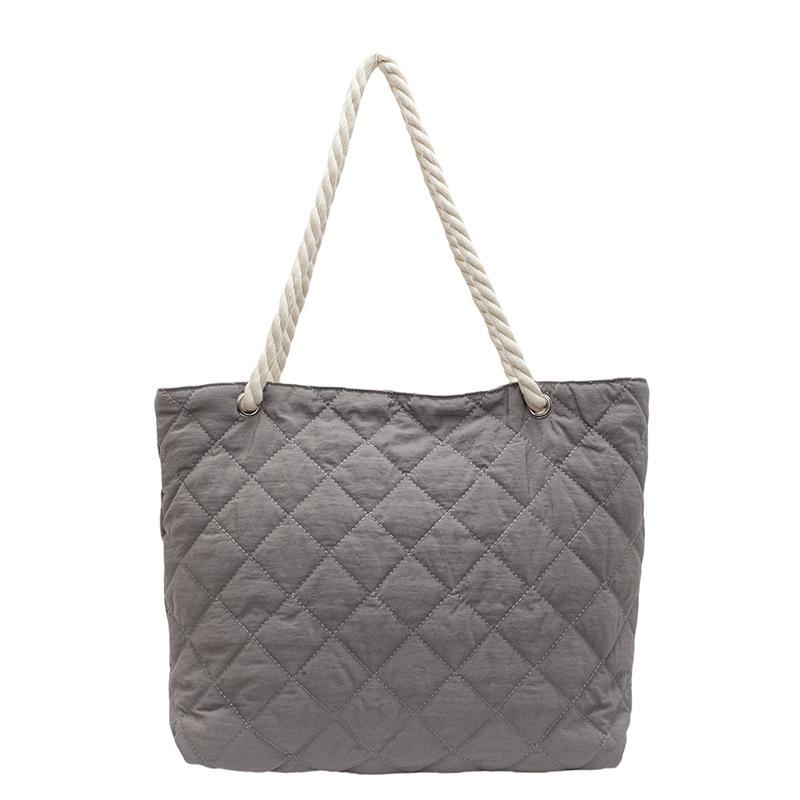 Winter Cotton Clothes Bag Women s 2026 New Large-capacity Rhombus Canvas Bag Simple Leisure Commuting Shoulder Tote Bag
Winter Cotton Clothes Bag Women s 2026 New Large-capacity Rhombus Canvas Bag Simple Leisure Commuting Shoulder Tote Bag